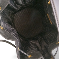 Bolsa Prada Bucket Canvas Preto com Raffia