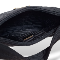 Bolsa Prada em Matelassê Preta 