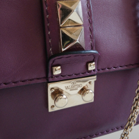 Bolsa Valentino Glam Lock Rockstud Roxa