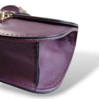 Bolsa Valentino Glam Lock Rockstud Roxa