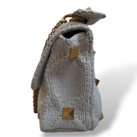 Bolsa Valentino Garavani Knit Roman Stud Off White 