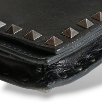 Clutch Valentino Rockstud Preta