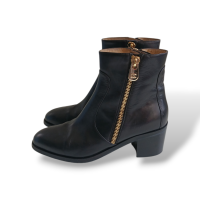 Bota Chanel Preta - 38