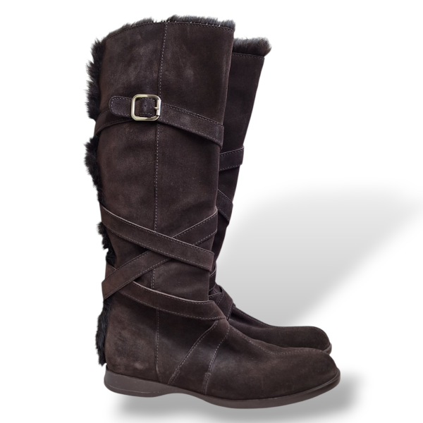 Bota Hogan Marrom de Camurça Cano Longo - 38 Bota Hogan Marrom de Camurça Cano Longo - 38