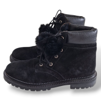 Bota Jimmy Choo Preta Detalhe PomPom-38 Bota Jimmy Choo Preta Detalhe PomPom-38