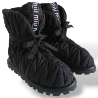 Bota Miu Miu em Nylon Matelassê Preta-37
