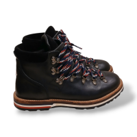Bota Moncler em Couro Preto - 38