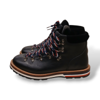 Bota Moncler em Couro Preto - 38