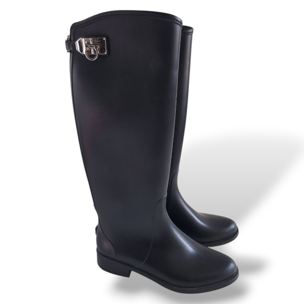 Galocha Salvatore Ferragamo Preta-35