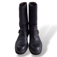 Bota Chanel em Matelassê Preta - 38 Bota Chanel em Matelassê Preta - 38