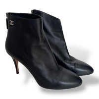 Bota Chanel Preta-37