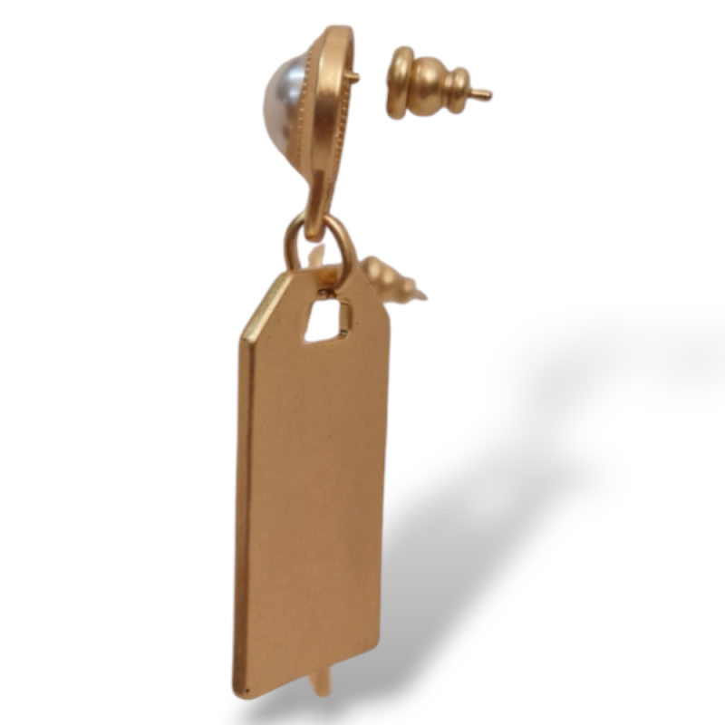 Brinco Chanel Dourado com Pérola