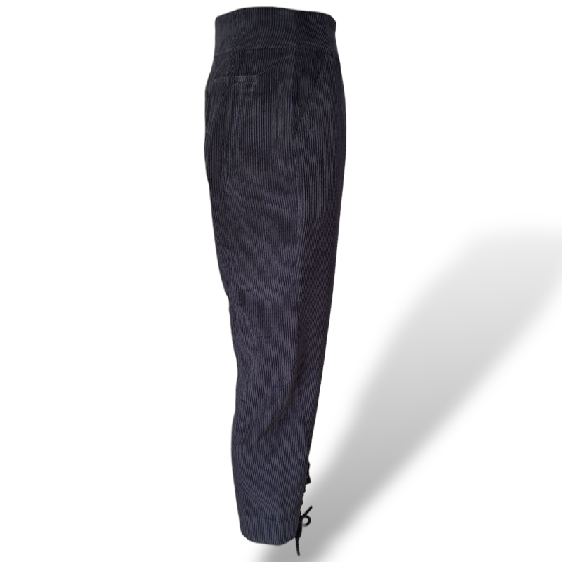 Calça Paula Raia em Veludo Cotelê Preto-36