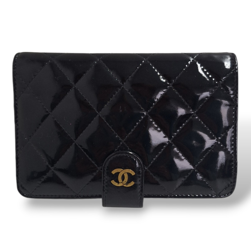 Carteira Chanel em Verniz Preta  Carteira Chanel em Verniz Preta