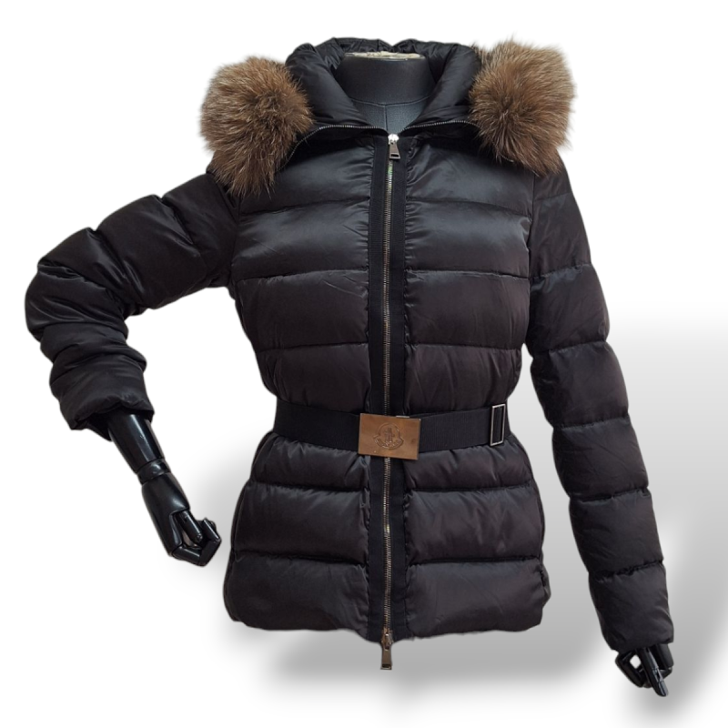 Casaco Moncler Preto Com Cinto e Capuz - 36 Casaco Moncler Preto Com Cinto e Capuz - 36