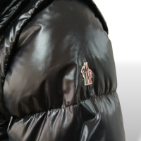 Casaco/Colete Moncler Preto com Capuz de Pelo - PP