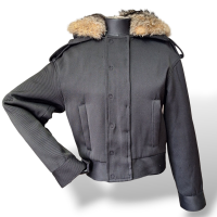 Bomber Talie NK Preta com Gola de Pele - 38