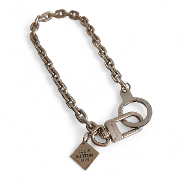 Charm Louis Vuitton Prata 