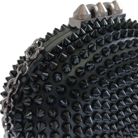 Clutch Christian Louboutin Oval Spikes Mina Preta Clutch Christian Louboutin Oval Spikes Mina Preta