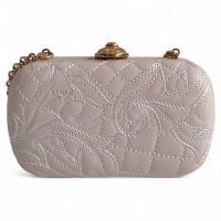 Clutch Versace Off White com Alça Corrente