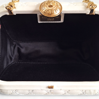 Clutch Versace Off White com Alça Corrente
