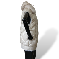 Colete Moncler Off White com Pelo Interno e Capuz-36