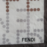 Lenço Fendi Monograma Cinza Lenço Fendi Monograma Cinza
