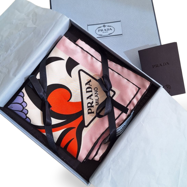 Lenço Prada com Estampa Floral