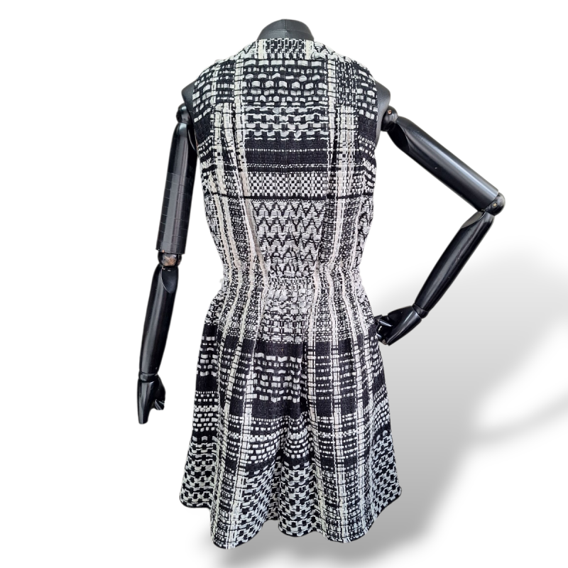 Macaquinho Chanel Tweed Preto e Branco-36 Macaquinho Chanel Tweed Preto e Branco-36