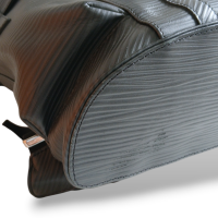 Mochila Louis Vuitton Christopher MM Preta 