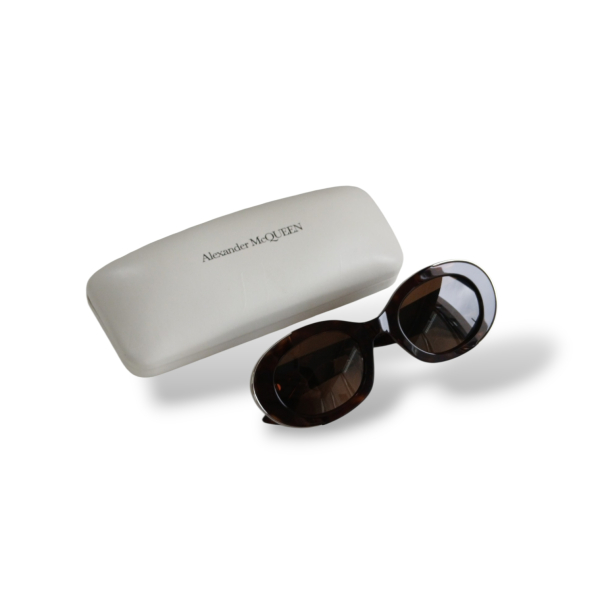 Óculos Alexander McQueen Oval Tartaruga 