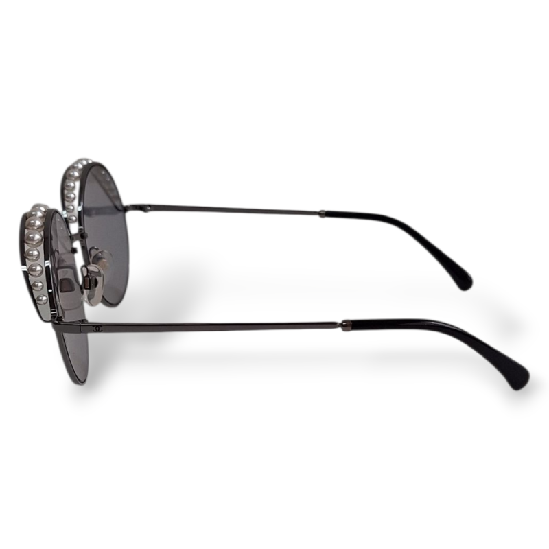 Óculos Chanel Detalhe Pérolas 4234H C101S4