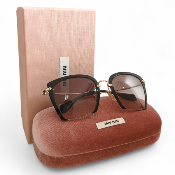 Óculos Miu Miu SMU52R 