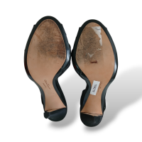 Sandália Salvatore Ferragamo em Cetim Preto -36