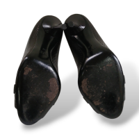 Peep Toe Gucci Python Preto com Fivela-34