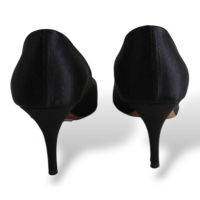 Peep Toe Jimmy Choo Preto de Cetim com Fivela-35