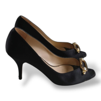 Peep Toe Jimmy Choo Preto de Cetim com Fivela-35