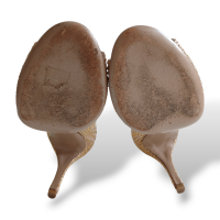 Peep Toe Valentino Aplicações Douradas-38