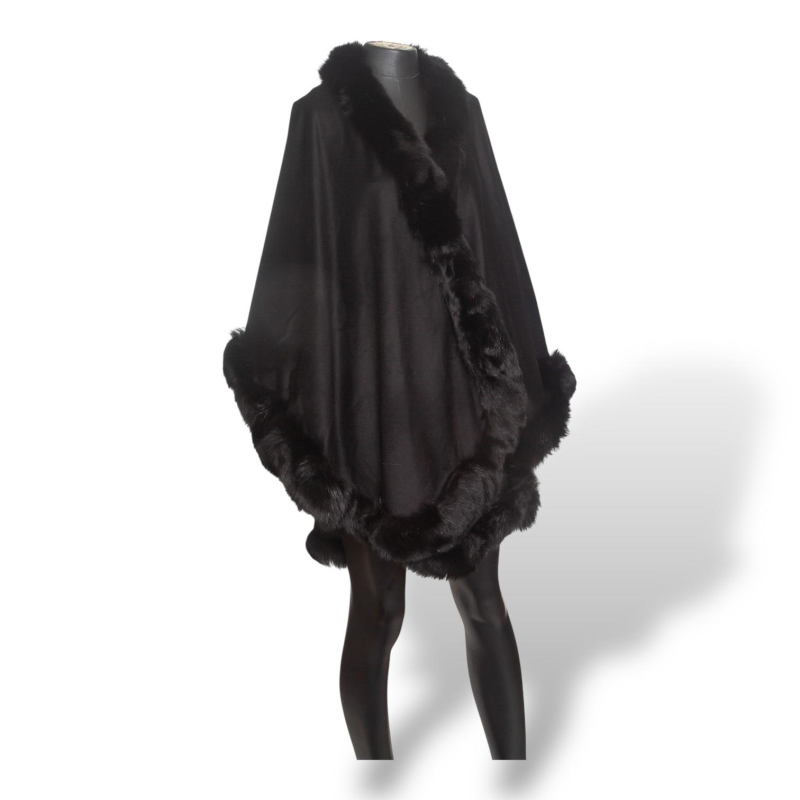Poncho em Cashmere Preto com Pele