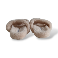 Chinelo Aquazzura em Pelúcia Bege-39