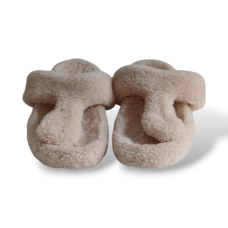 Chinelo Aquazzura em Pelúcia Bege-39