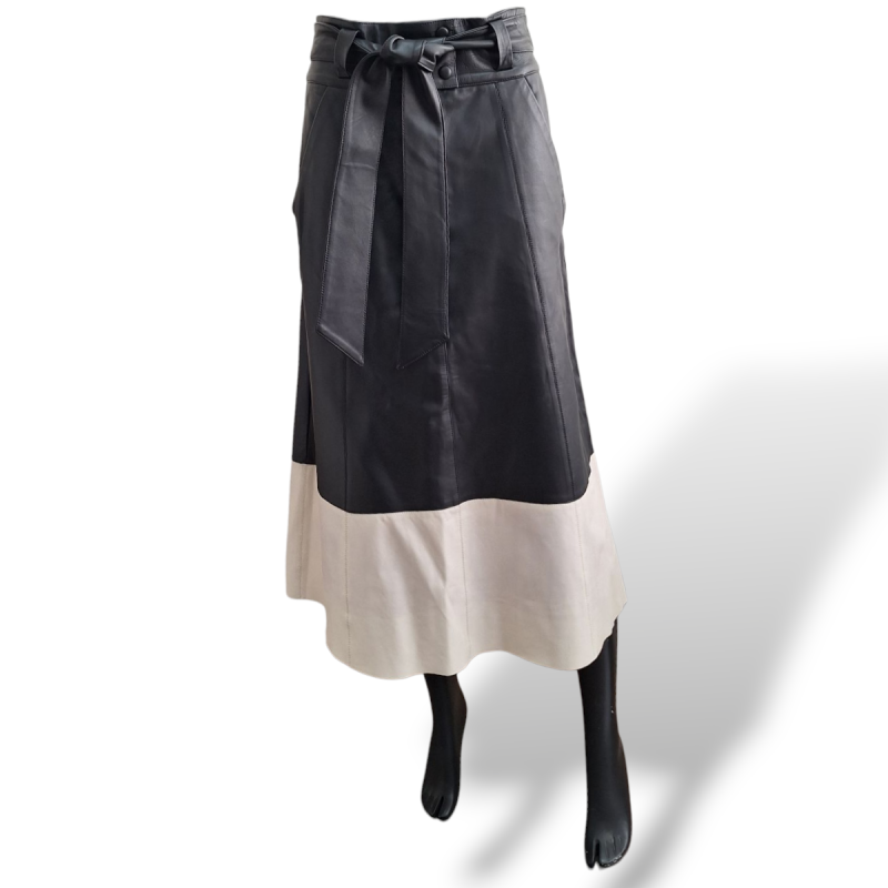 Saia Cruise Preta com Barrado Off White - 38 Saia Cruise Preta com Barrado Off White - 38