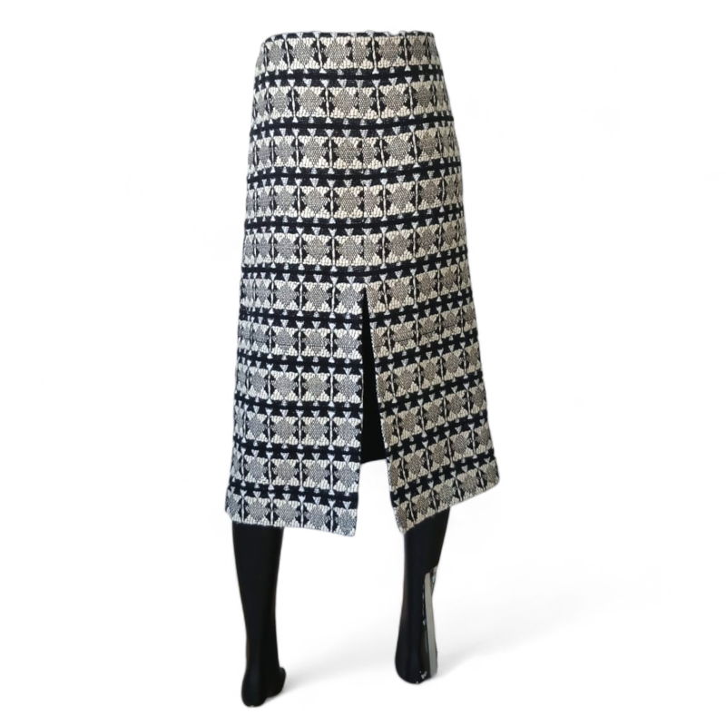 Saia NK Store Bouclê Preto e Branco-38