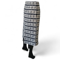 Saia NK Store Bouclê Preto e Branco-38