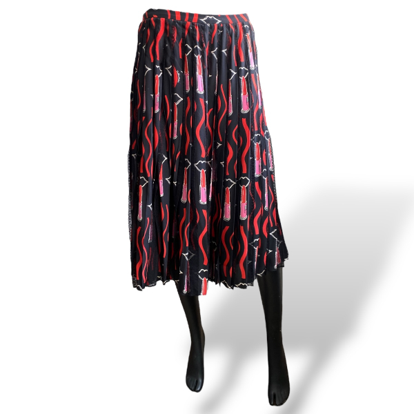 Saia Valentino Midi preta com Vermelho/ estampa batom 40
