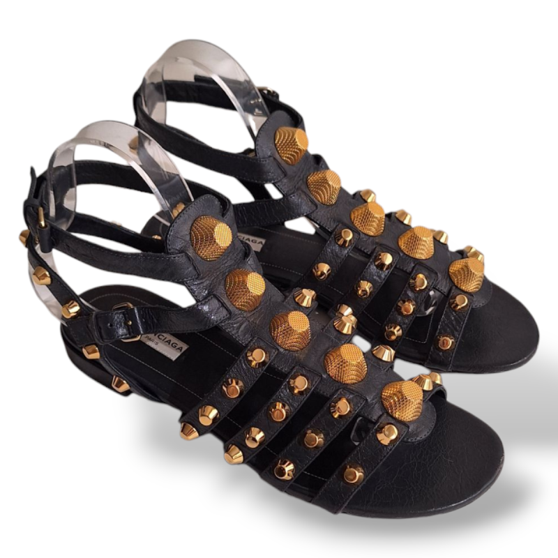 Rasteira Balenciaga Preta com Tachas Dourada-37 Rasteira Balenciaga Preta com Tachas Dourada-37