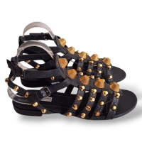 Rasteira Balenciaga Preta com Tachas Dourada-37
