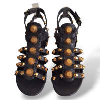 Rasteira Balenciaga Preta com Tachas Dourada-37