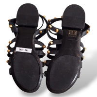 Rasteira Balenciaga Preta com Tachas Dourada-37
