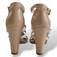 Sandália Chanel em Couro com Fivelas-37